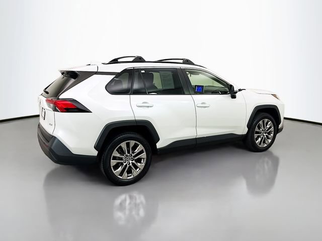 Used 2023 Toyota RAV4 XLE Premium image 7