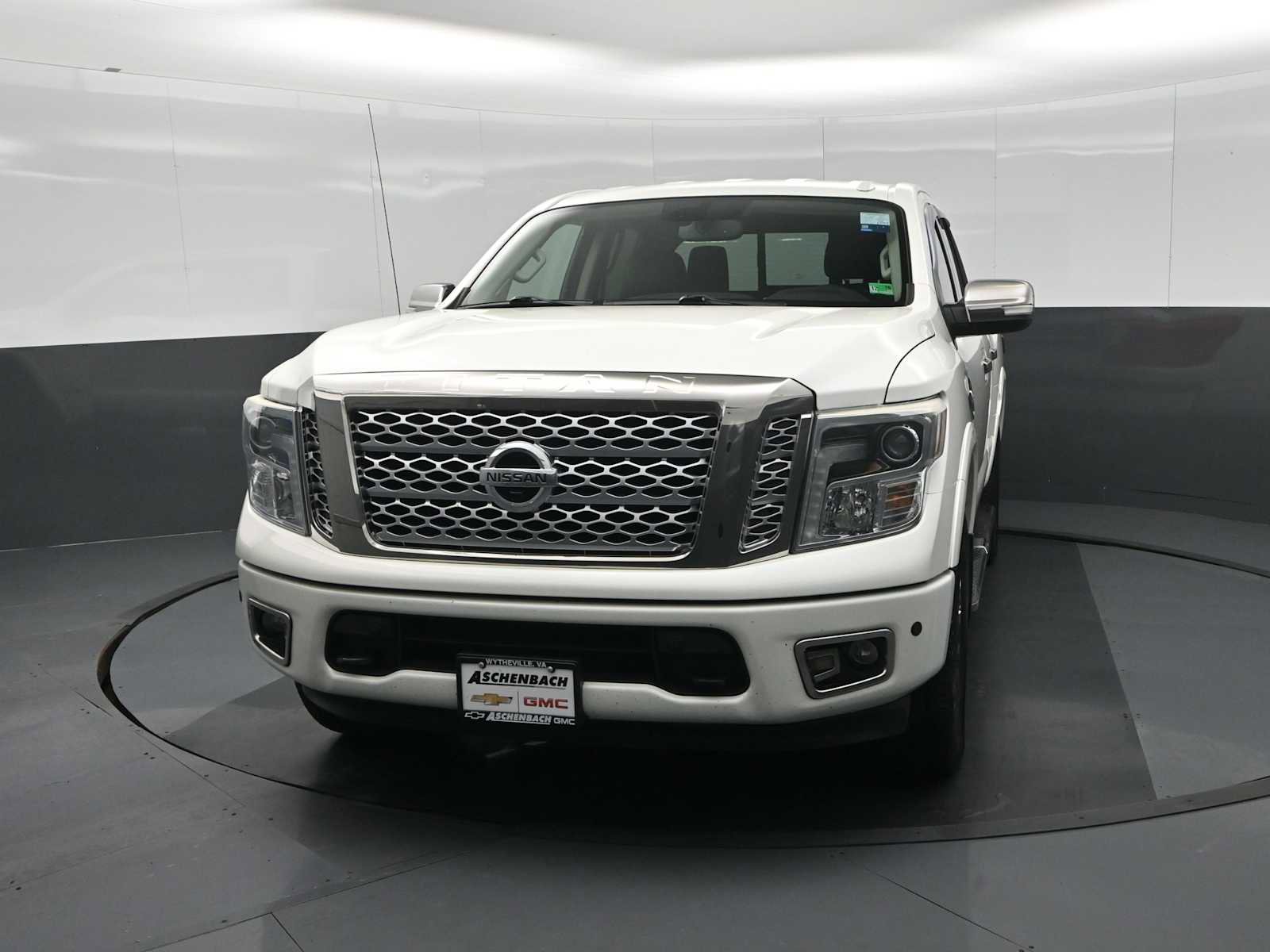 Used 2017 Nissan Titan Platinum Reserve image 5