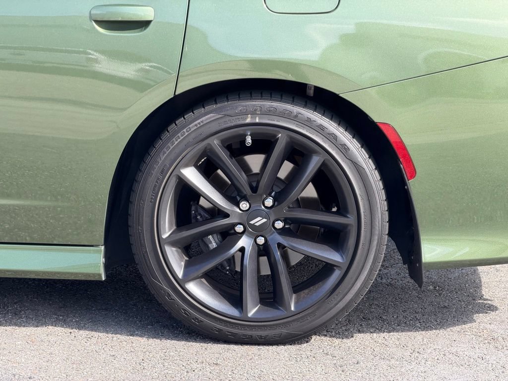 Used 2022 Dodge Charger R/T w/ Performance Handling Group RWD image 3