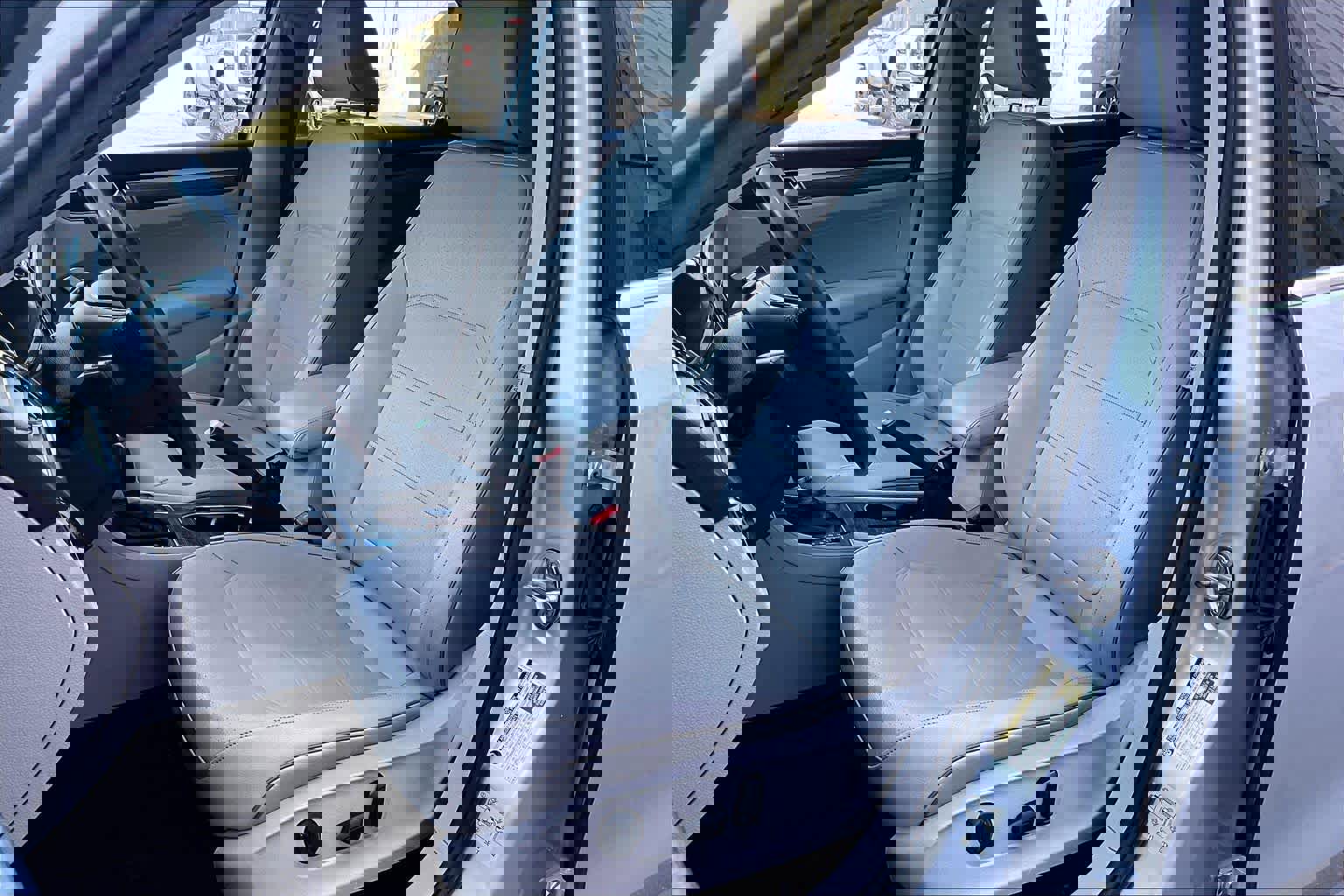 Used 2018 Volkswagen Passat 2.0T SE image 8