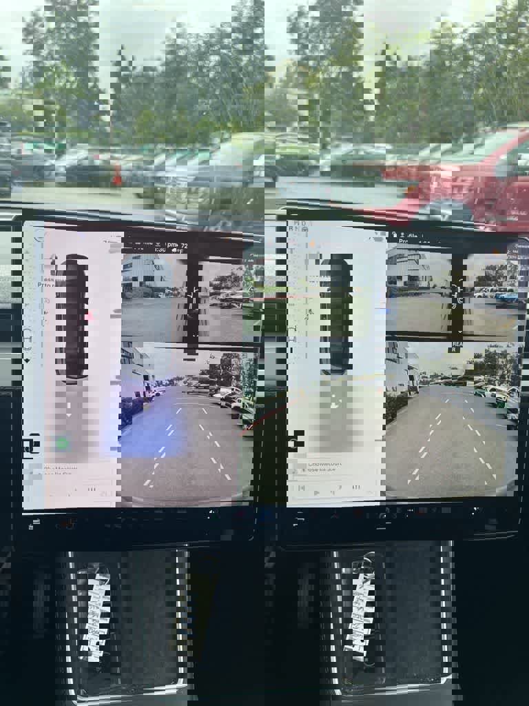 Used 2026 Tesla Model Y 2WD image 11