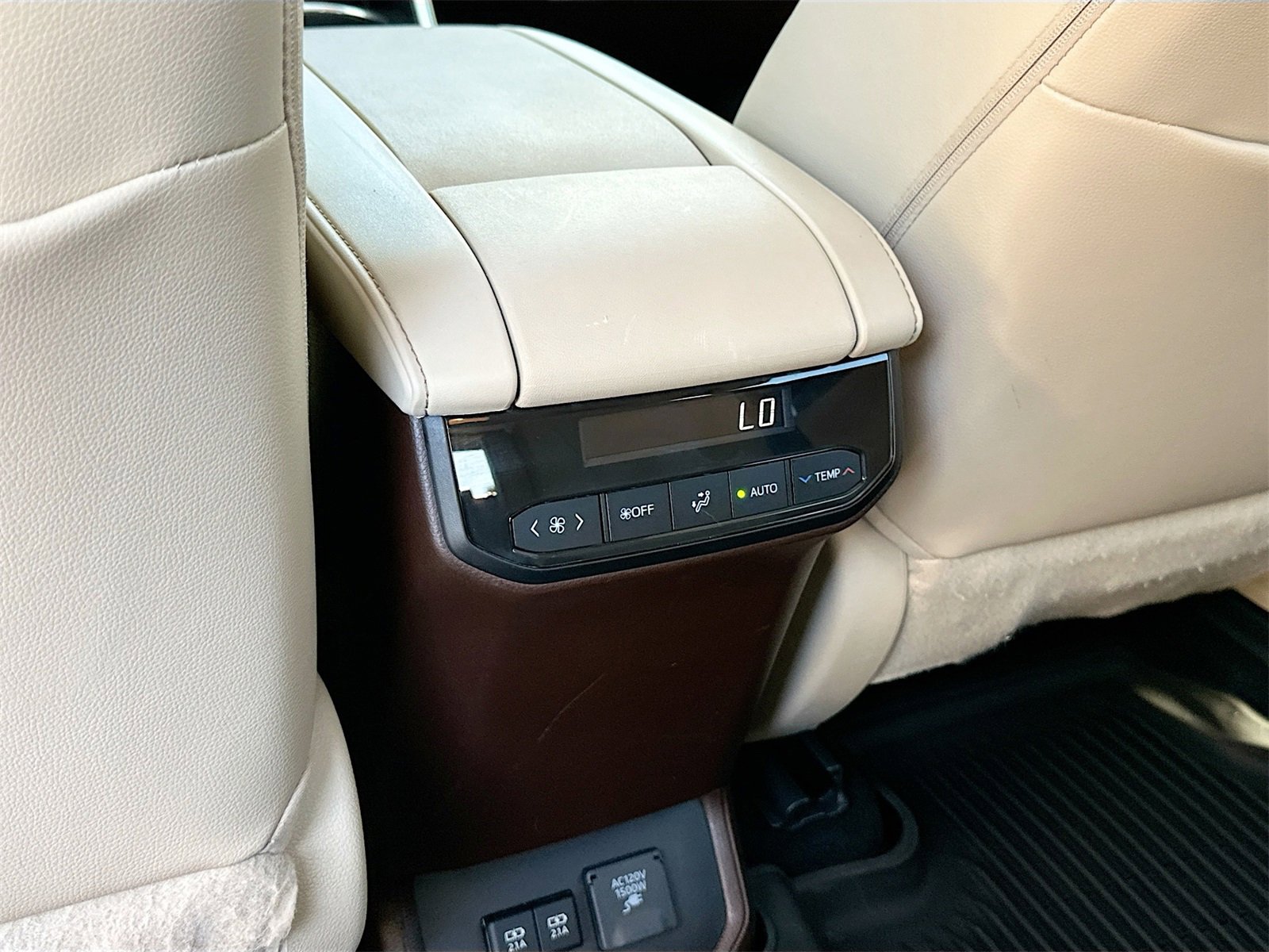 Used 2021 Toyota Highlander Limited image 26