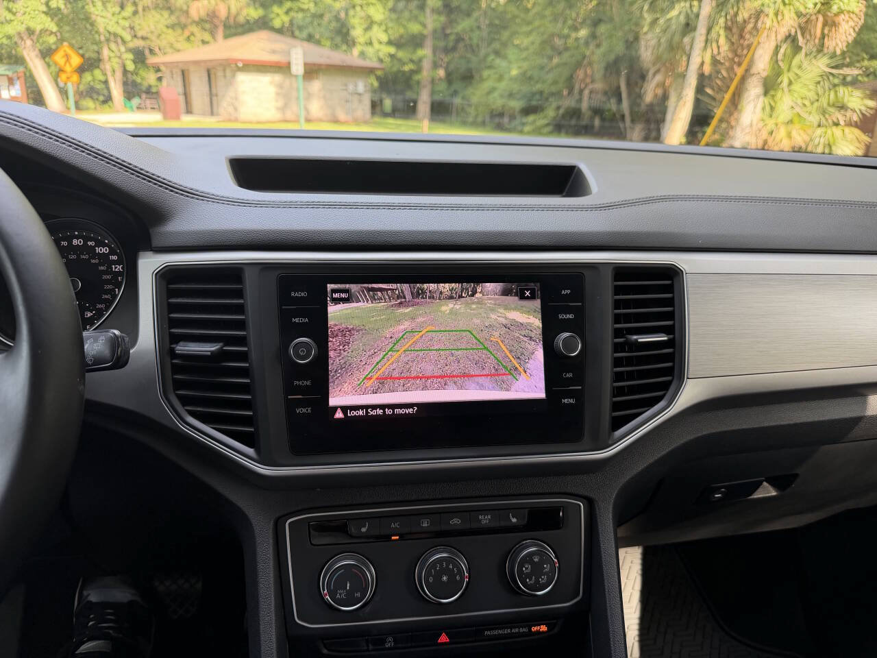 Used 2018 Volkswagen Atlas SE AWD/4WD image 12