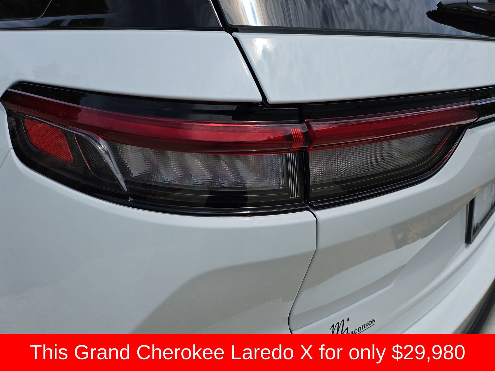 Used 2025 Jeep Grand Cherokee Laredo X w/ Luxury Tech Group I RWD image 20