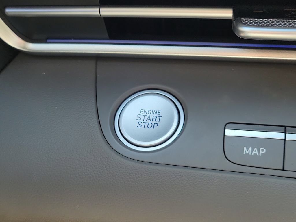 Used 2024 Hyundai Elantra SEL w/ Convenience Package FWD image 28