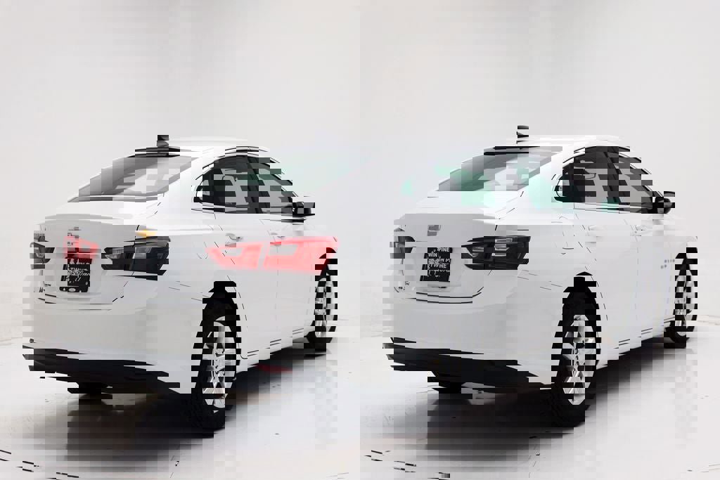 Used 2023 Chevrolet Malibu LS image 9