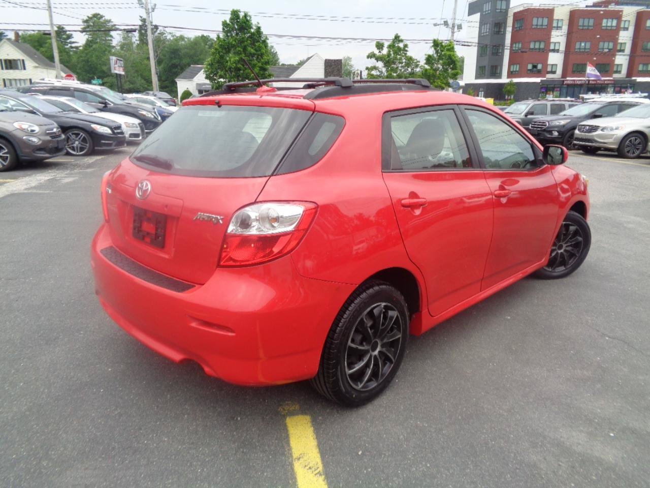 Used 2009 Toyota Matrix FWD image 4