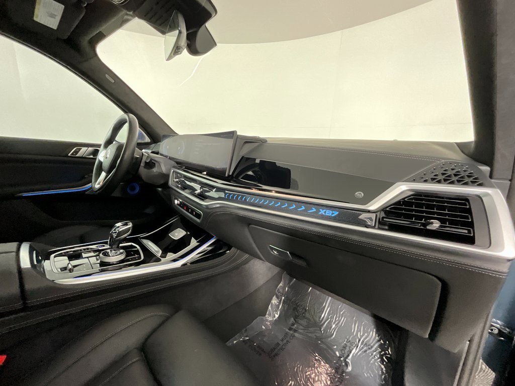Used 2025 BMW ALPINA XB7 image 19