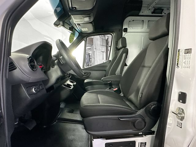 Used 2025 Mercedes-Benz Sprinter 2500 image 17