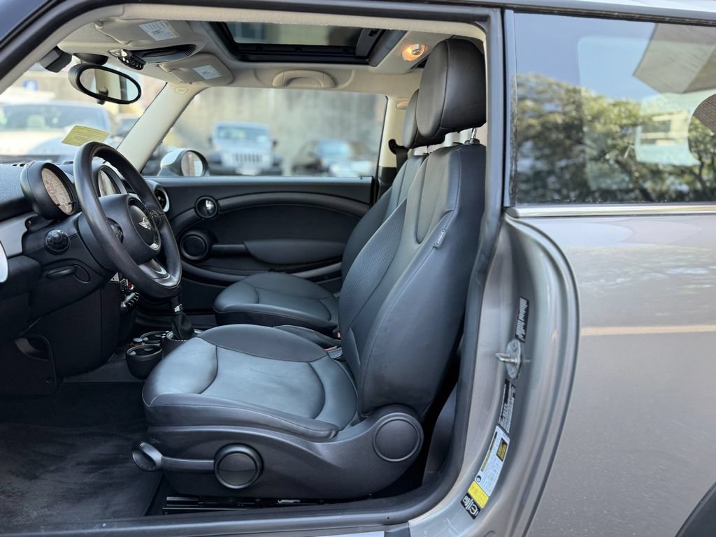 Used 2013 MINI Cooper Hardtop FWD image 24