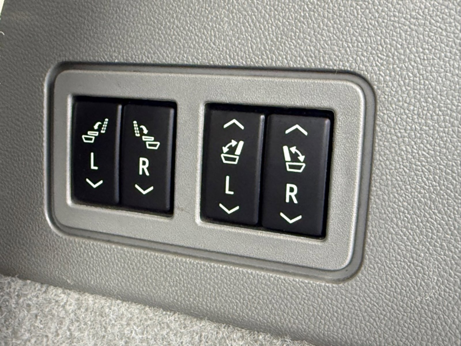 Used 2020 Cadillac XT6 Premium Luxury image 36