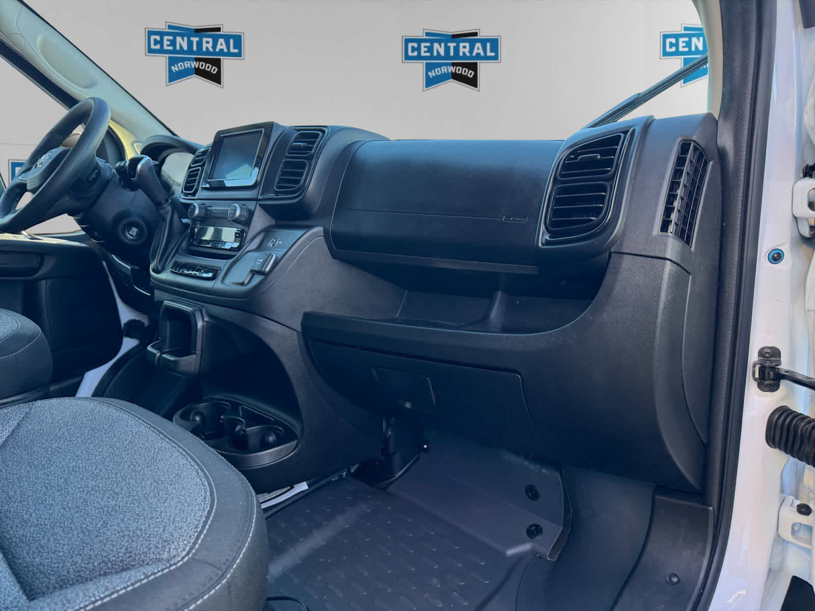 Used 2025 RAM ProMaster 2500 w/ Storage Group image 12