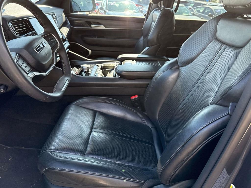 Used 2023 Jeep Wagoneer Series II image 16