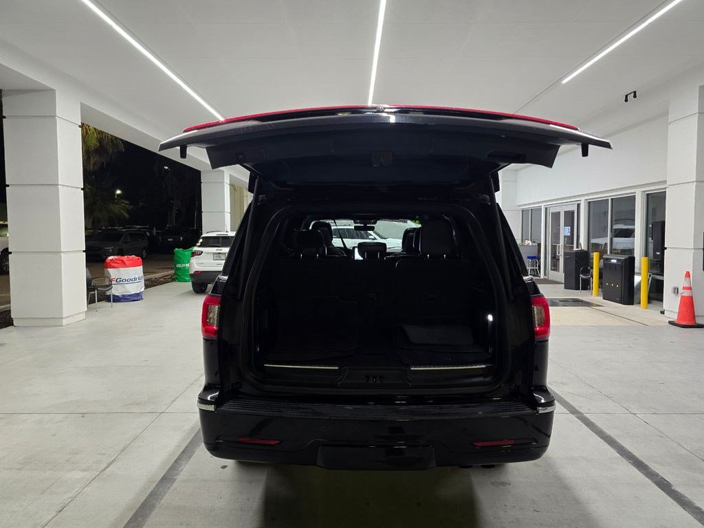 Used 2021 Lincoln Navigator Reserve AWD/4WD image 44