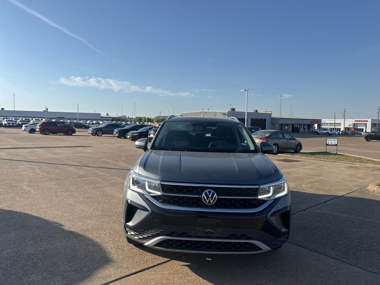 Used 2022 Volkswagen Taos SEL image 4