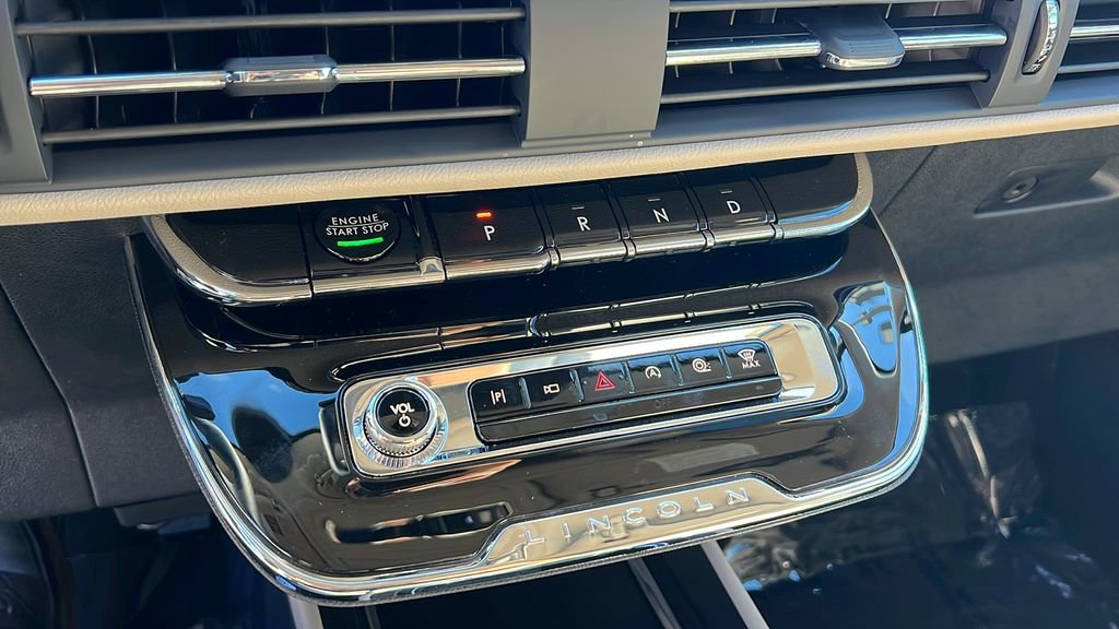 New 2025 Lincoln Corsair Premiere w/ Equipment Group 101A image 15
