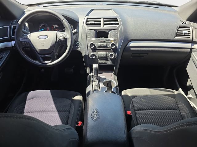 Used 2017 Ford Explorer XLT AWD/4WD image 10