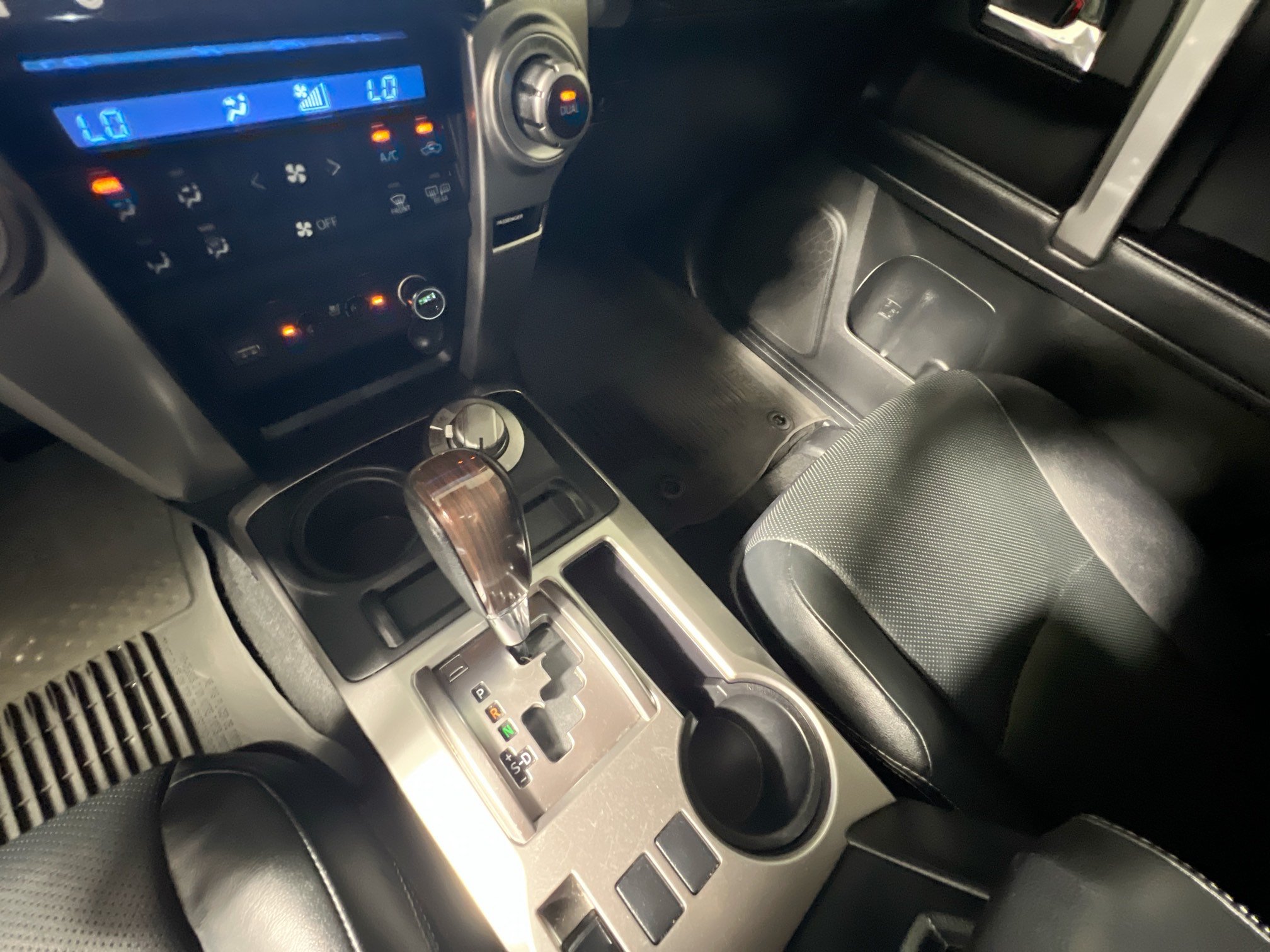 Used 2022 Toyota 4Runner Limited AWD/4WD image 25