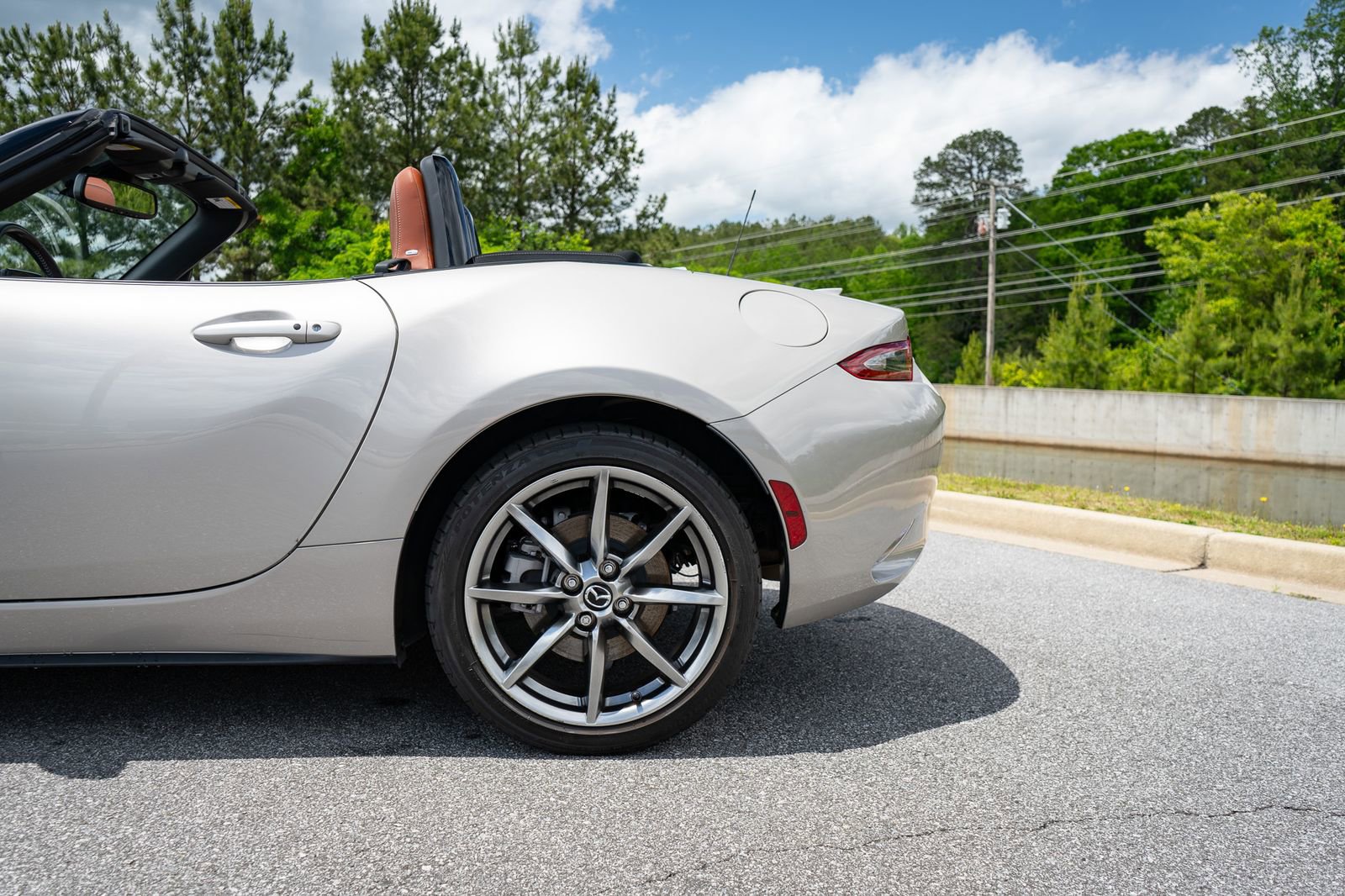Used 2023 MAZDA MX-5 Miata Grand Touring RWD image 6