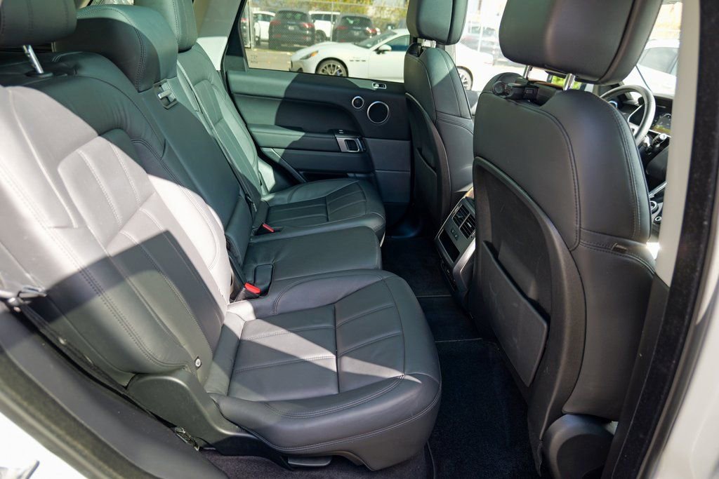 Used 2022 Land Rover Range Rover Sport SE image 30