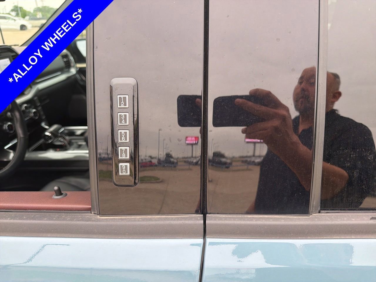 Used 2023 Ford F150 Lariat AWD/4WD image 3