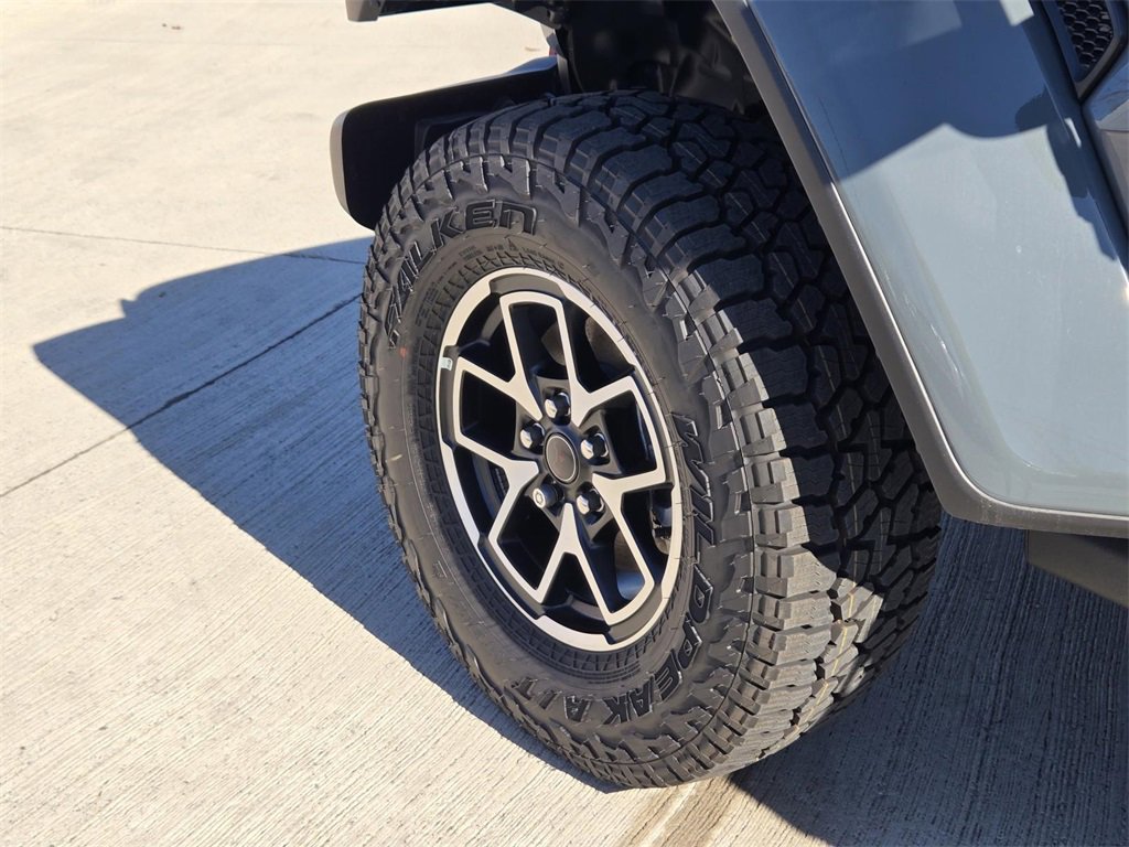 New 2025 Jeep Gladiator Rubicon w/ Convenience Group image 7