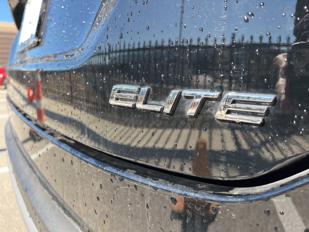 Used 2025 Honda Pilot Elite image 9