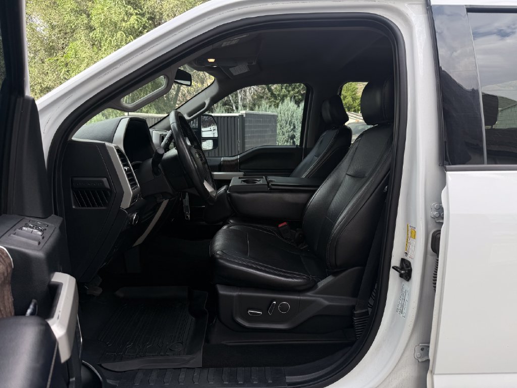 Used 2018 Ford F350 Lariat w/ Chrome Package AWD/4WD image 19