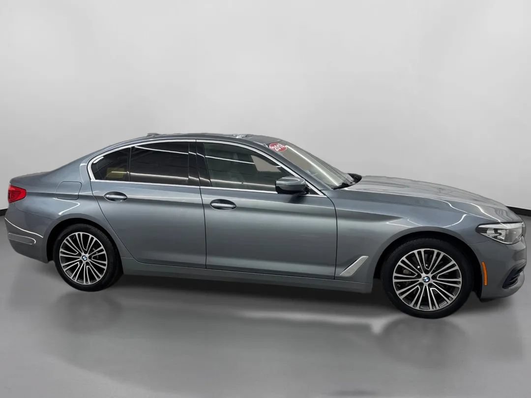 Used 2018 BMW 530i xDrive AWD/4WD image 11