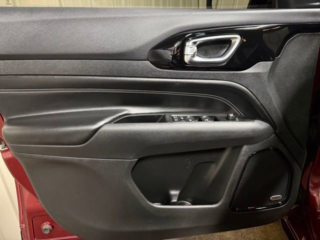 Used 2022 Jeep Compass High Altitude AWD/4WD image 12
