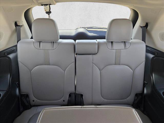 Used 2024 Honda Pilot Touring image 17