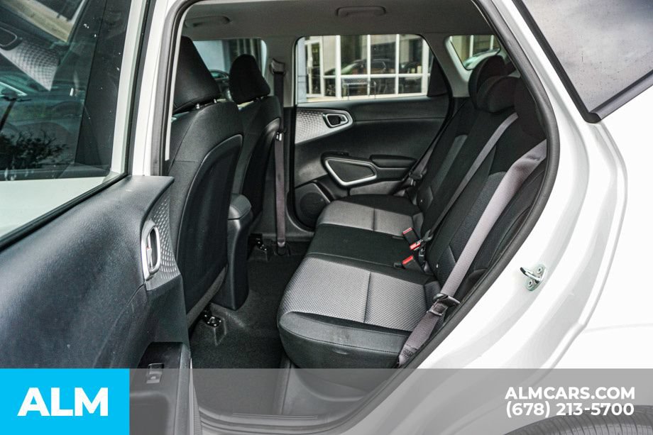 Used 2025 Kia Soul LX w/ LX Technology Package FWD image 21