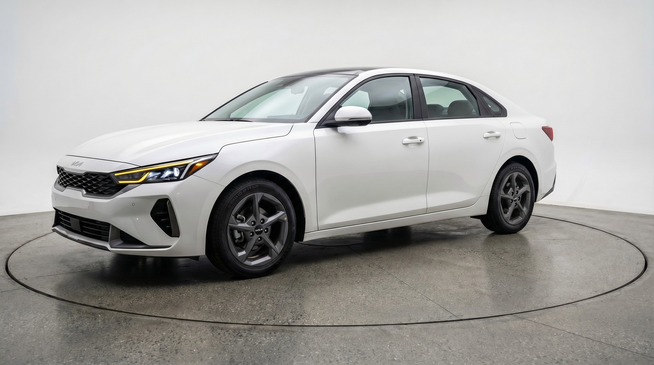 Used 2025 Kia K4 LXS image 3