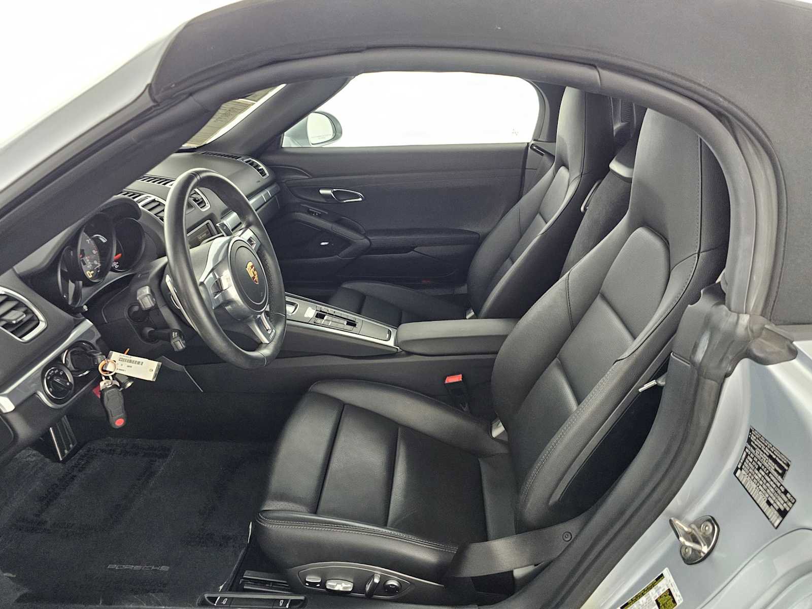 Used 2014 Porsche Boxster S image 16