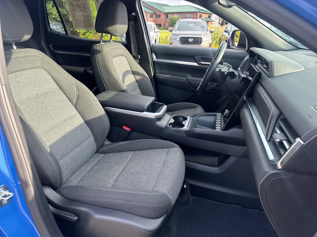 Used 2025 GMC Terrain Elevation w/ Black Edition AWD/4WD image 12