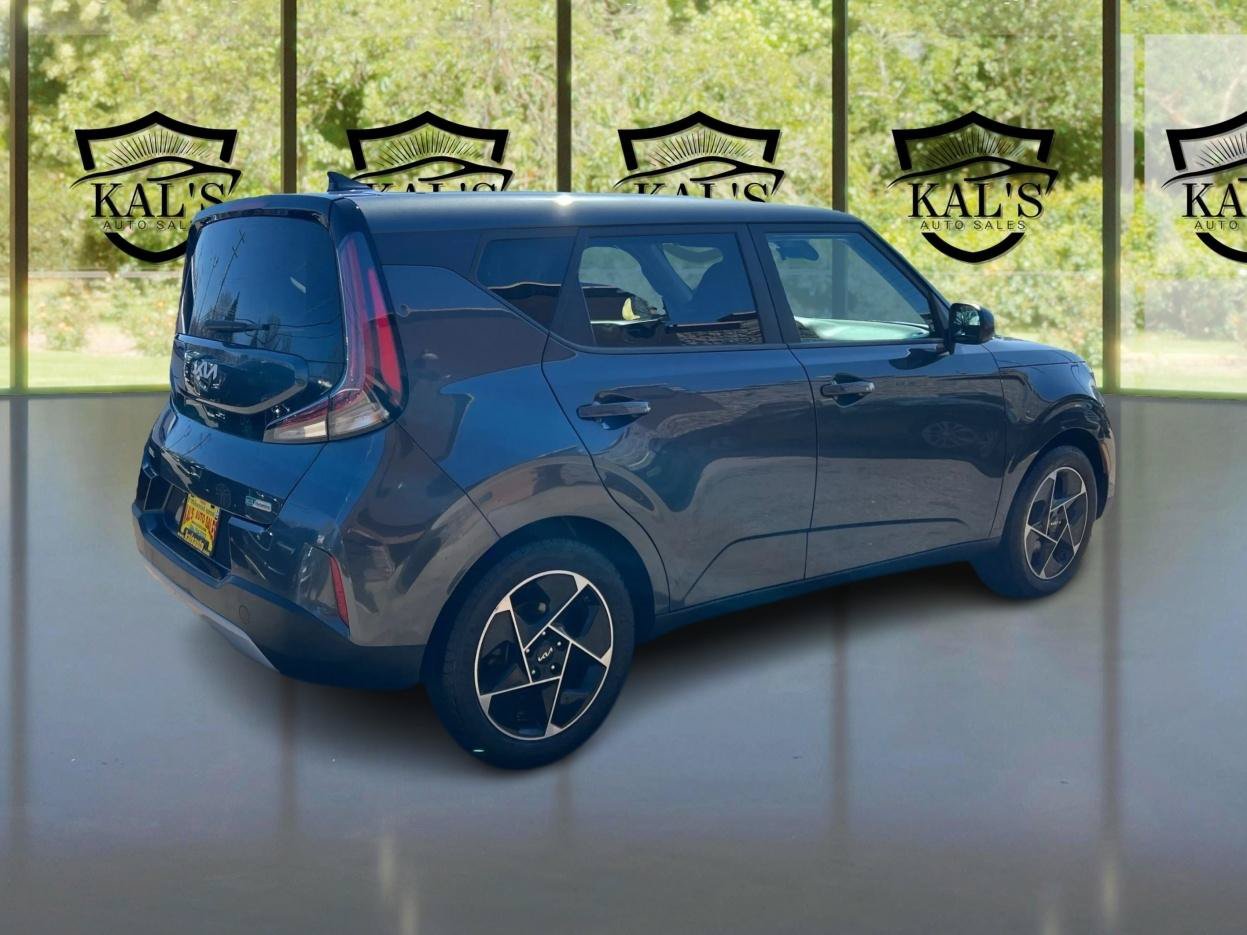 Used 2023 Kia Soul EX FWD image 5