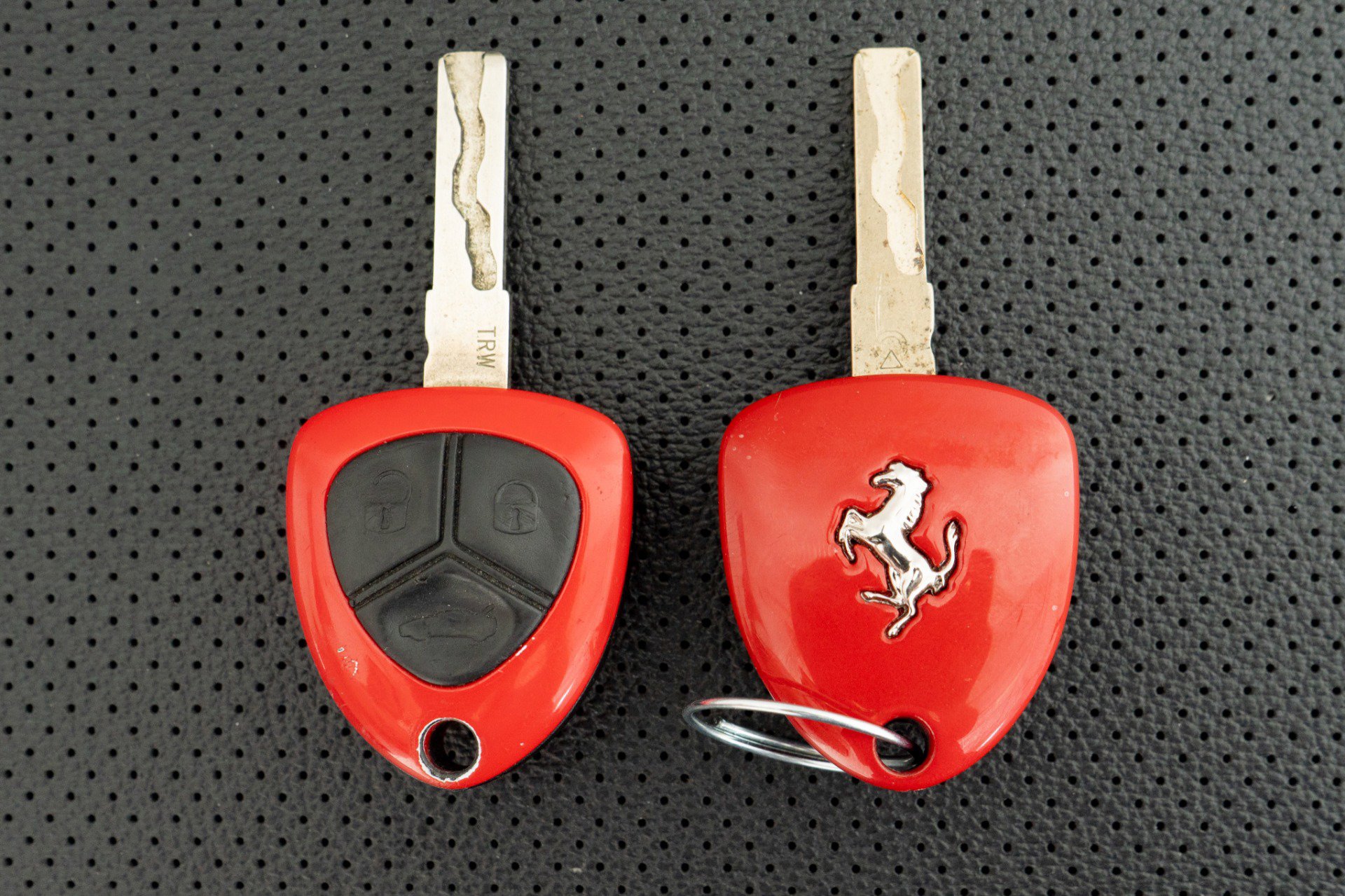 Used 2013 Ferrari California image 21