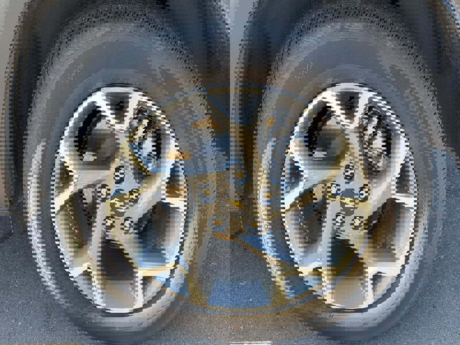 Certified 2025 Chevrolet Trax LT w/ LT Convenience Package image 13