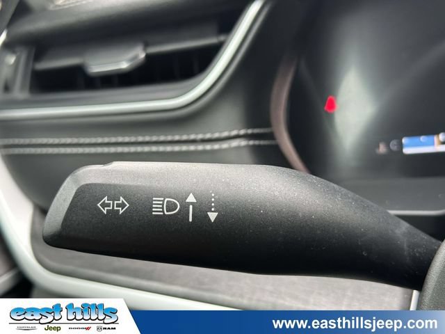 Used 2023 Jeep Grand Cherokee Limited AWD/4WD image 37