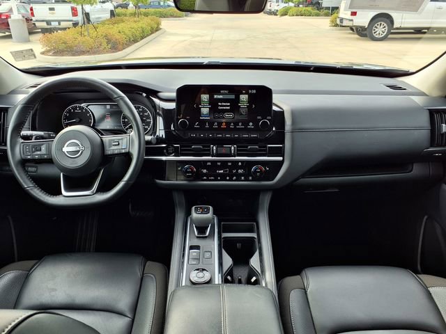 Used 2025 Nissan Pathfinder SL image 23