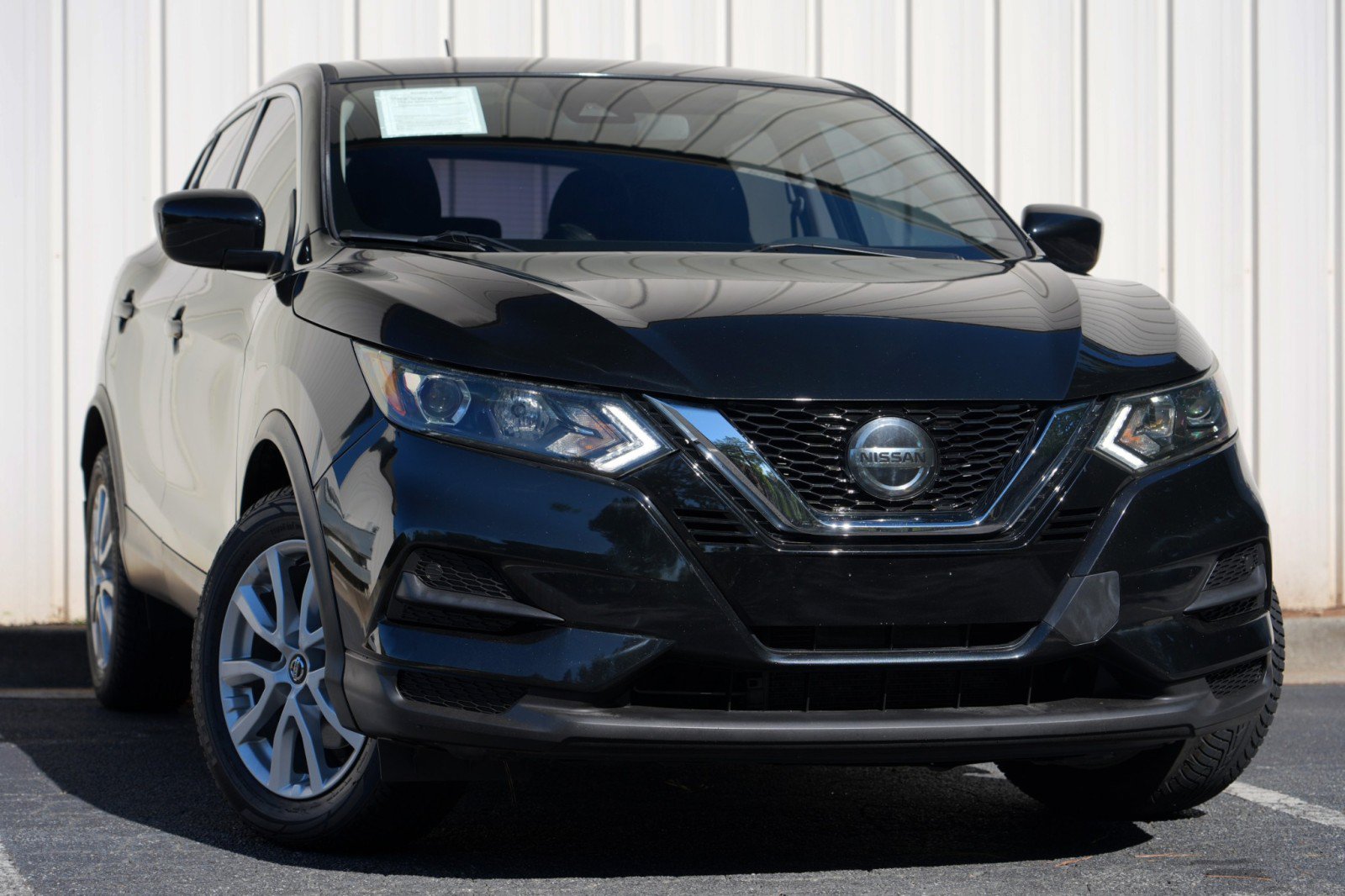 Used 2021 Nissan Rogue Sport S FWD image 2