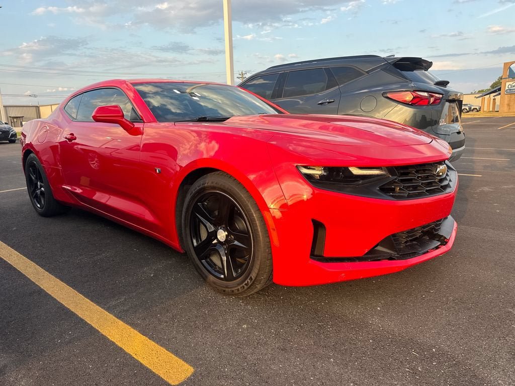 Used 2023 Chevrolet Camaro LT RWD image 3
