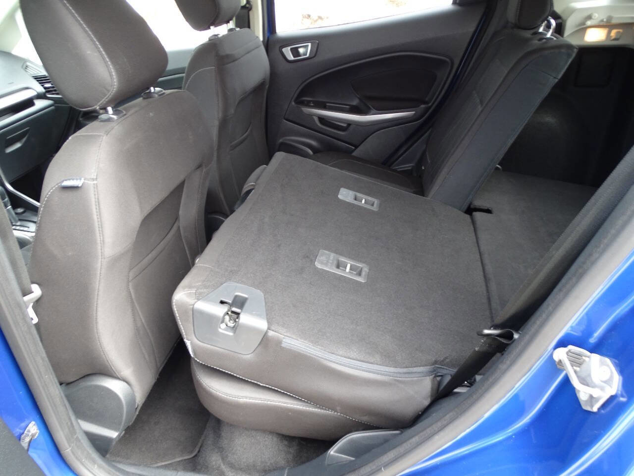 Used 2019 Ford EcoSport SE image 30