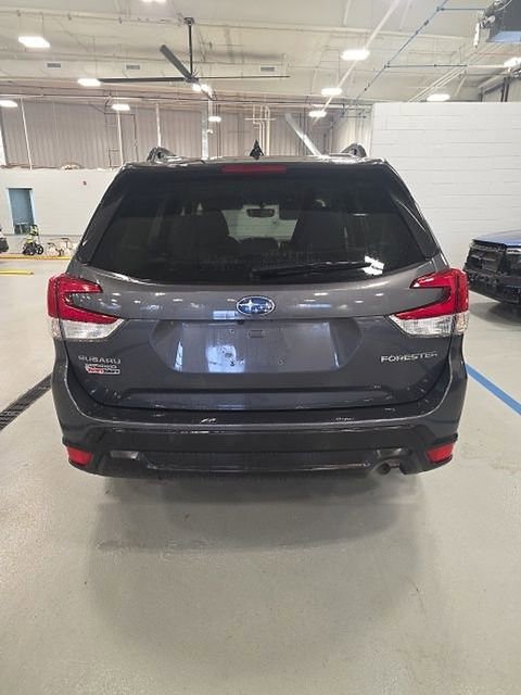 Used 2024 Subaru Forester Premium image 5