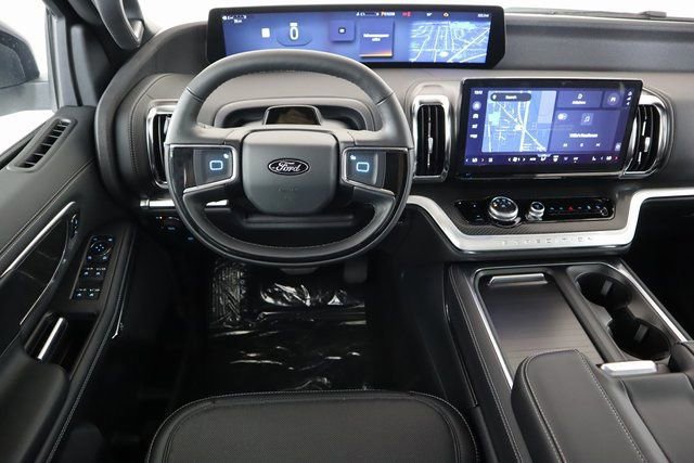New 2025 Ford Expedition Platinum w/ Stealth Appearance Package image 18