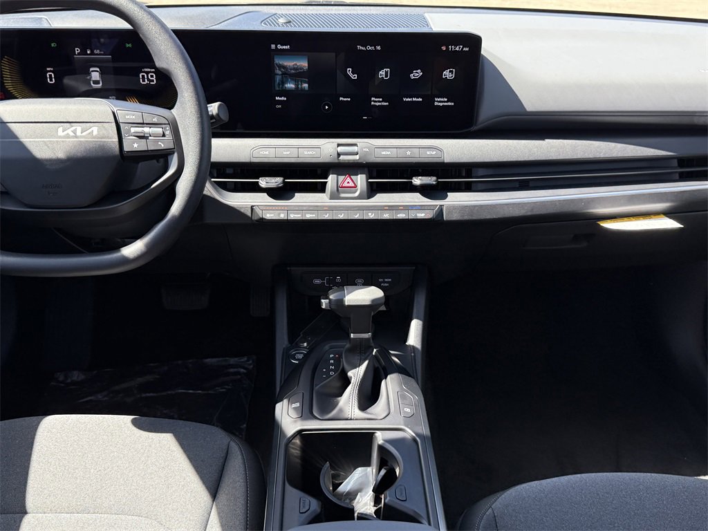 New 2025 Kia K4 LXS image 15