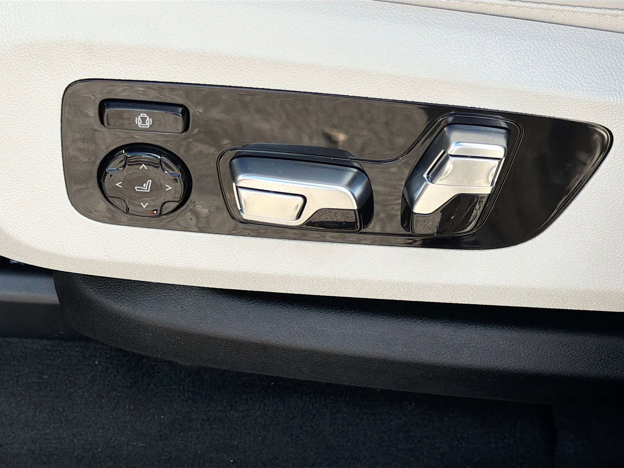 New 2026 BMW X7 M60i image 26