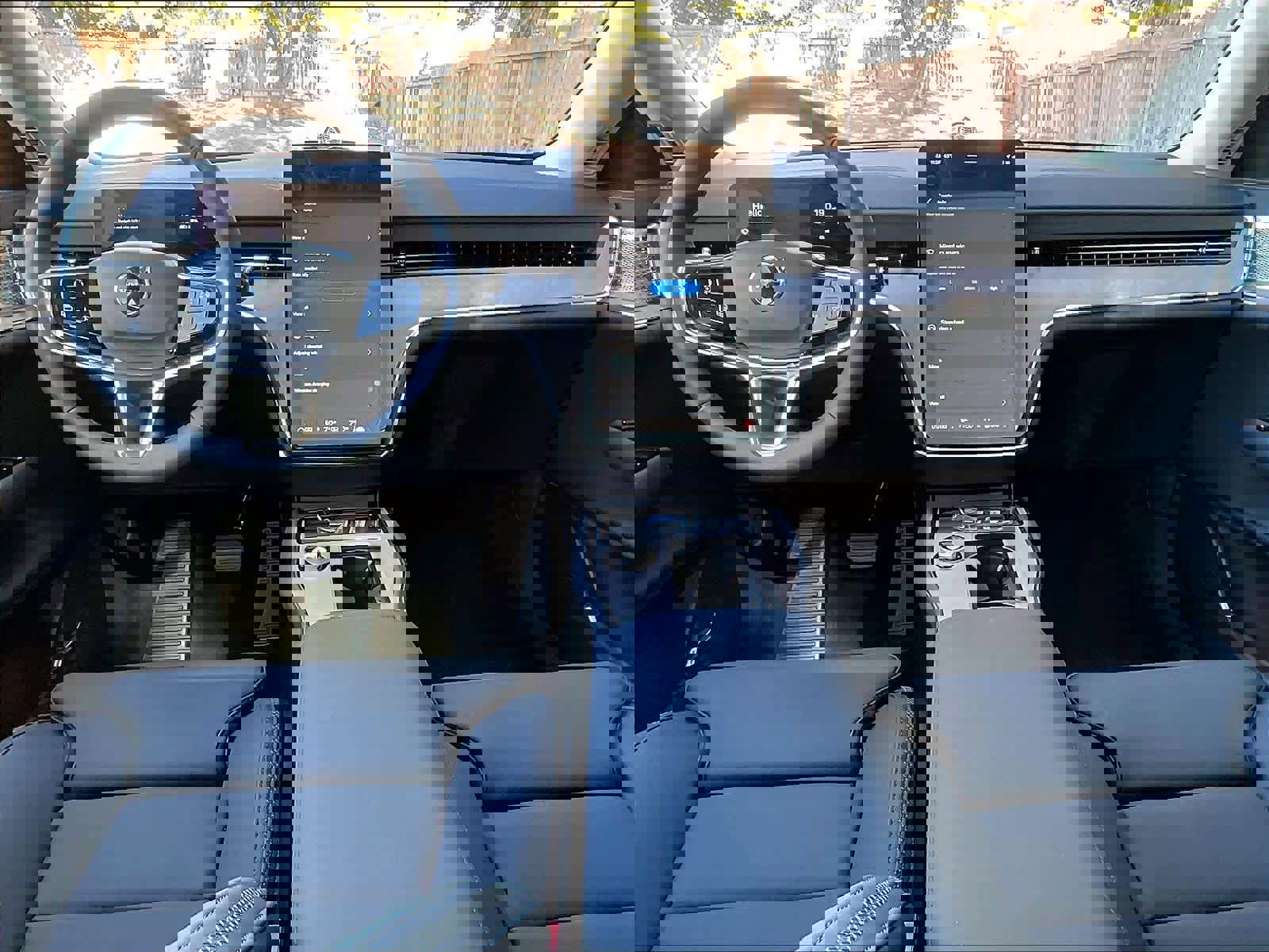 New 2025 Volvo EX90 Ultra w/ Protection Package Premier image 7