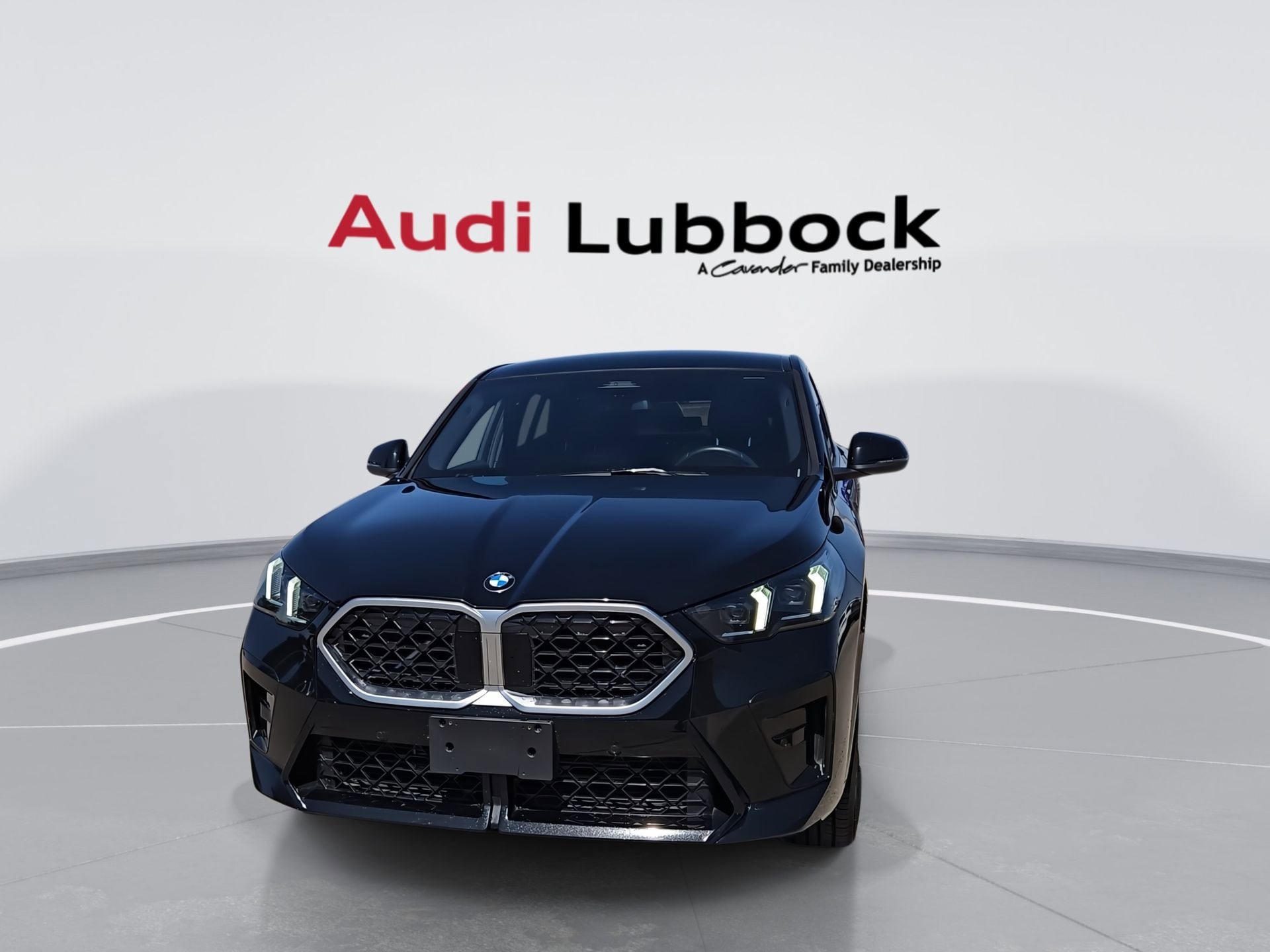 Used 2025 BMW X2 xDrive28i AWD/4WD image 3