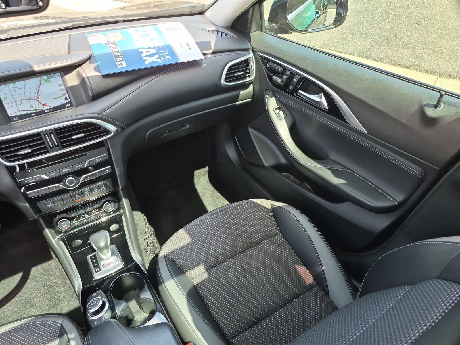 Used 2019 INFINITI QX30 w/ Navigation Package FWD image 31
